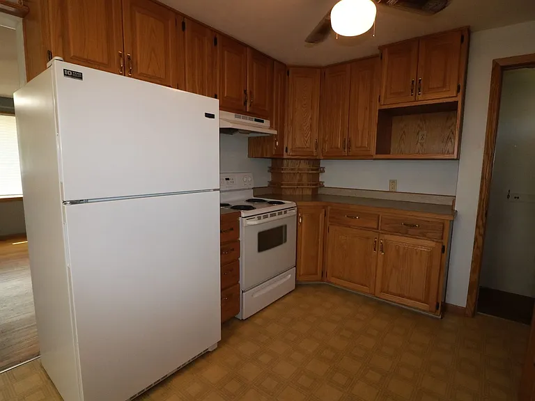 848 Church Ave — Photo 6