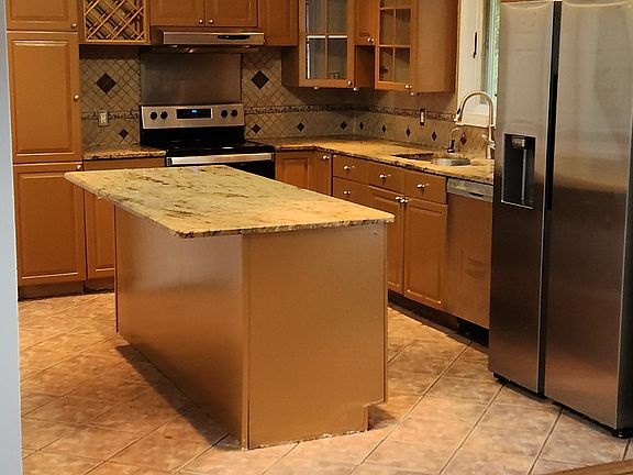 2nd image of 17 Birchwood Dr