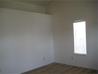 4th image of 3431 Harbor Dr