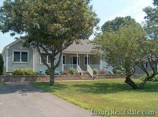 16 Pine Tree Dr, Middleboro, MA 02346