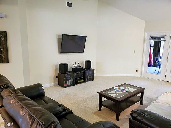 2nd image of 2032 Pinemount Blvd