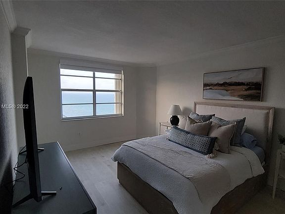3rd image of 1950 S Ocean Dr APT 21H