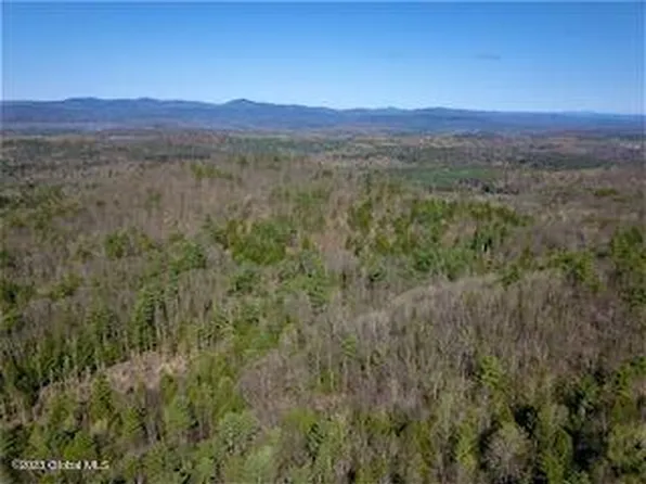 L1 Hickey Off, Hampton, NY 12837