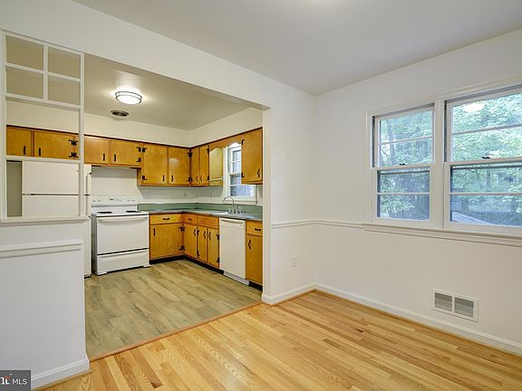 5th image of 7317 Masonville Dr