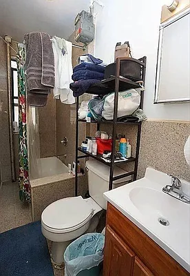 Rented by Universal Realty Group | media 22