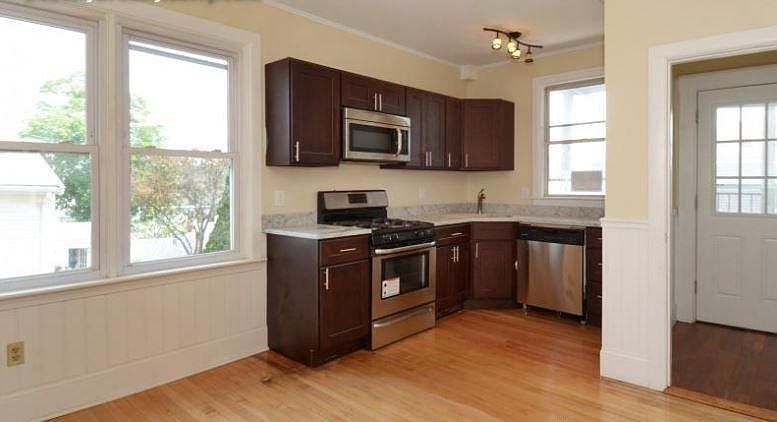 2nd image of 112 White St #3