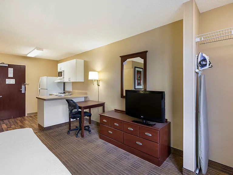 Studio Suite - 1 Queen Bed