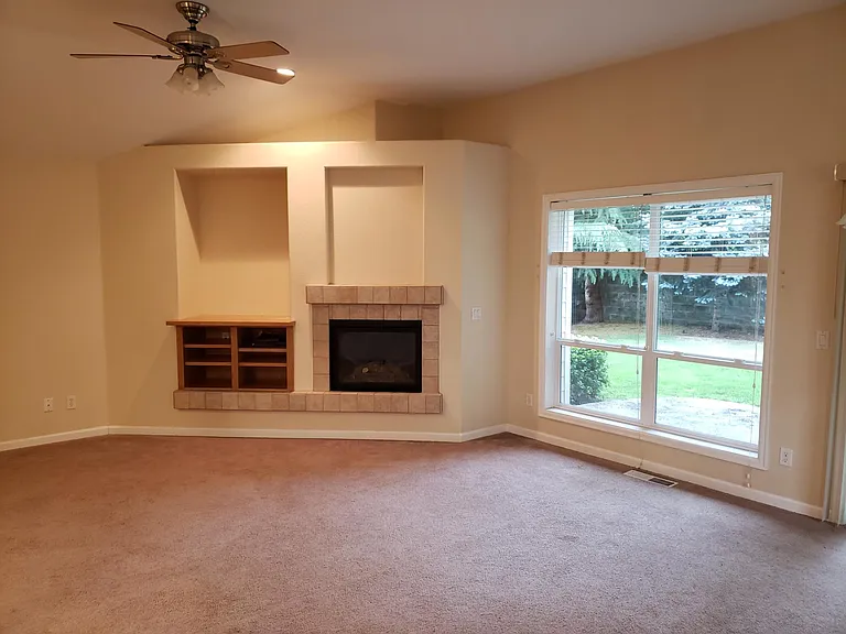 1956 Spicetree Ln SE — Photo 6