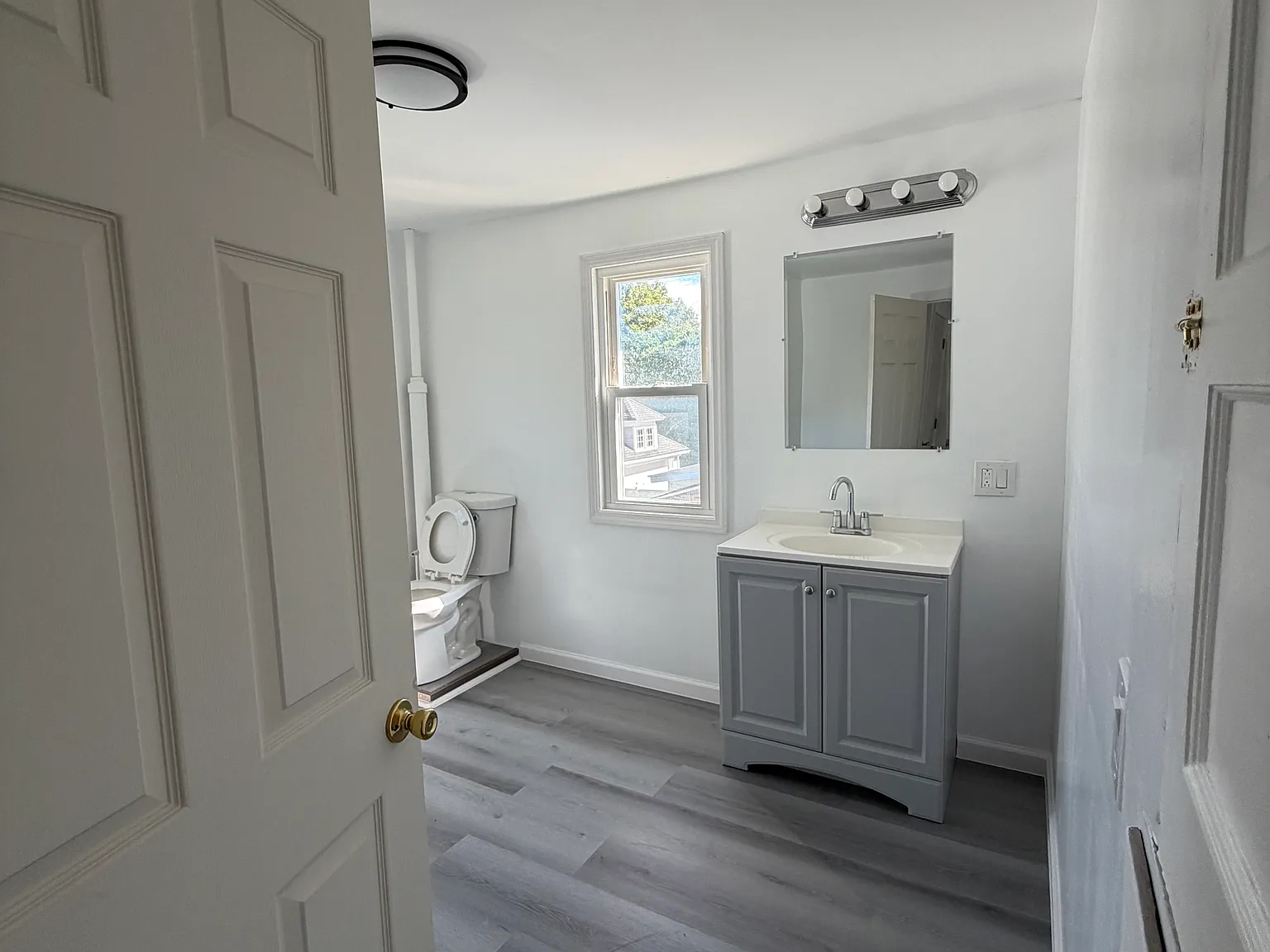 4 bed, 1344 sqft, $2,000 — Photo 3