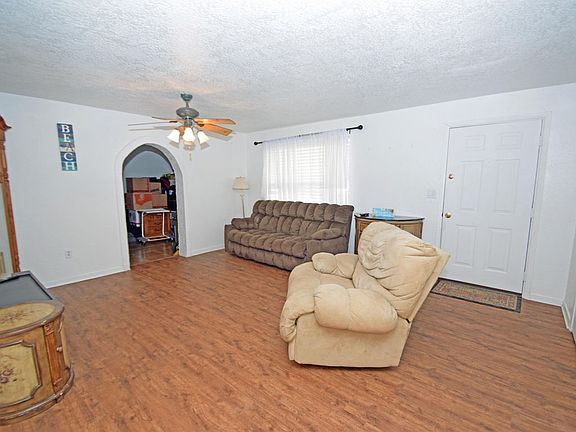 4th image of 2525 Shady Oaks Dr