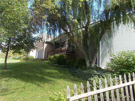 2nd image of 407 Crest Way