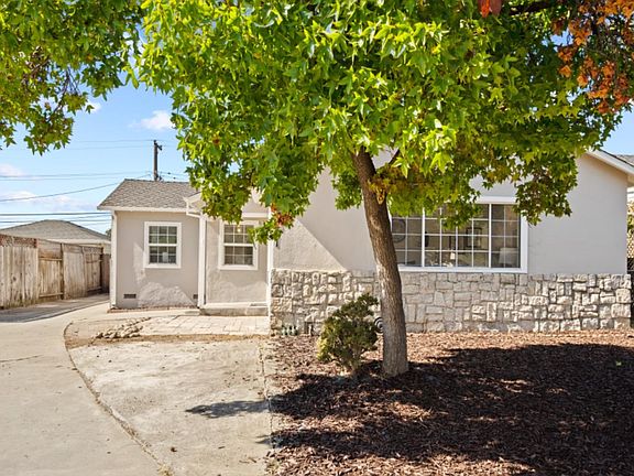 3rd image of 611 Novak Dr