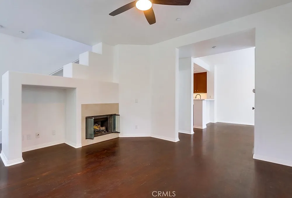 2 bed, 2.5 bath, 1304 sqft, $3,600 — Photo 3