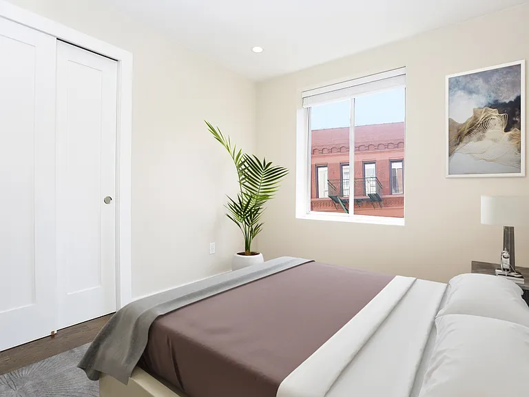 99 Suffolk St #4E — Photo 2