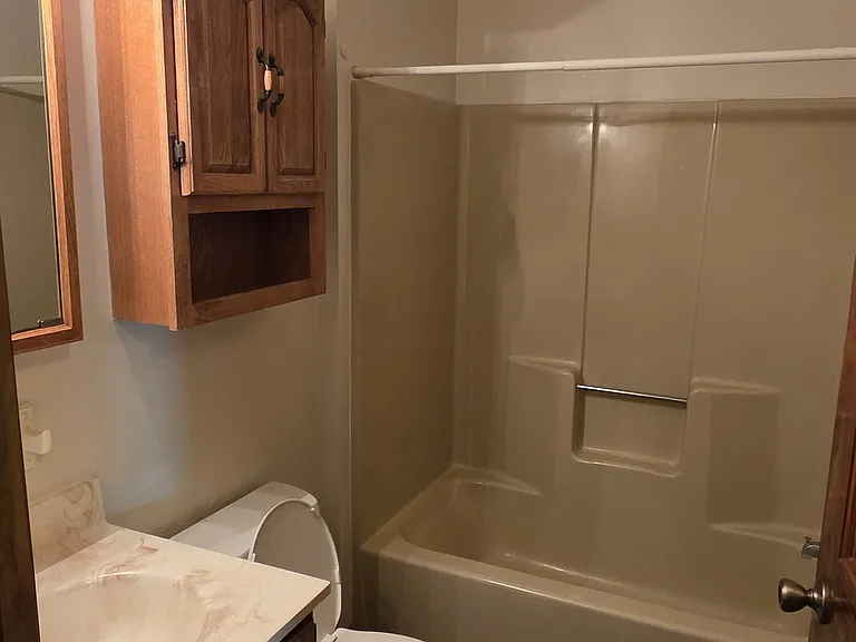 121 Woodview Dr — Photo 17