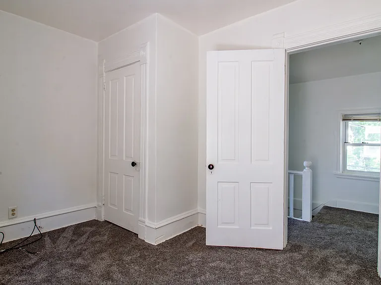 1612 Baxter Ave — Photo 13