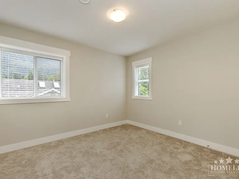 386 Pine Ave #4 — Photo 12