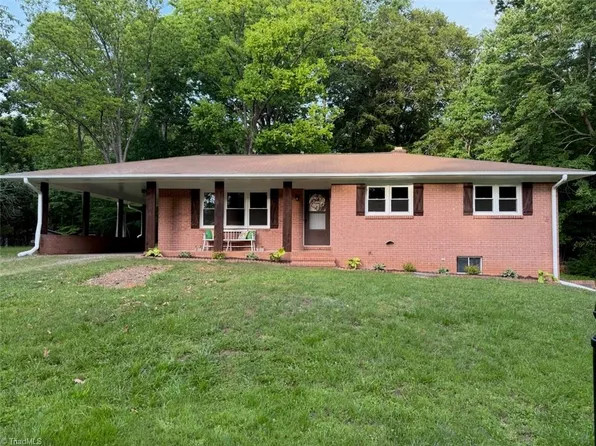 195 Horseshoe Rd, Madison, NC 27025