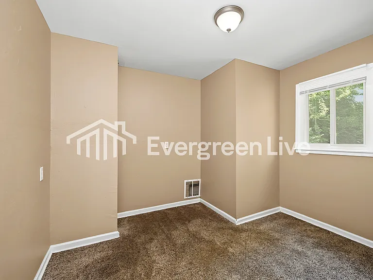 1086 Elda Ln — Photo 17
