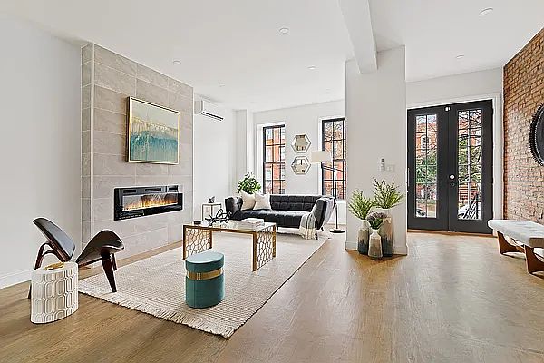 1st image of 689 Sterling Pl