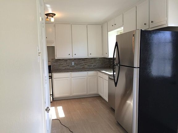 3rd image of 3525 W Fuller Ave