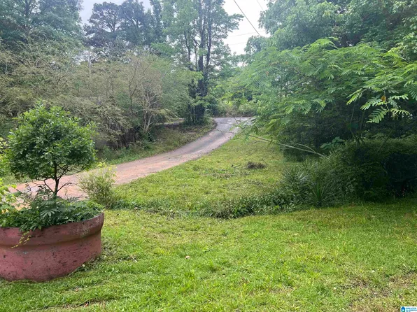 3216 Lindsey Loop Rd, Bessemer, AL 35022