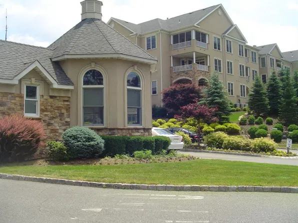 91 Laurel St, Ridgefield Park Village, NJ 07660
