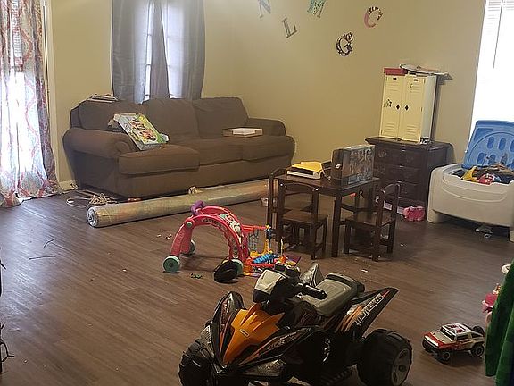 4th bedroom. Size of double cargarage