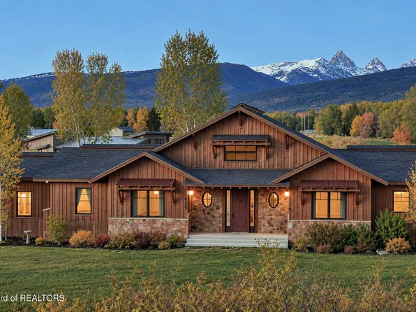 6289 Fox Meadows Dr, Victor, ID 83455
