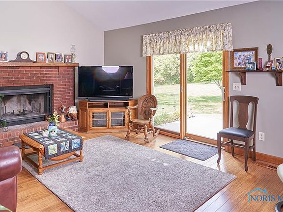 5th image of 28650 Cedar Ln