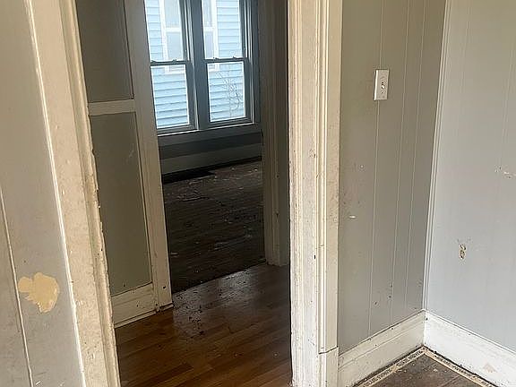 5th image of 905 S 14th St