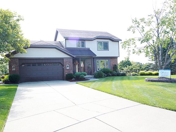 2nd image of 1008 Harvester Dr SE