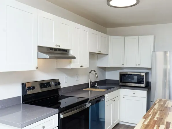 Shoreline 1841 Apartment Homes