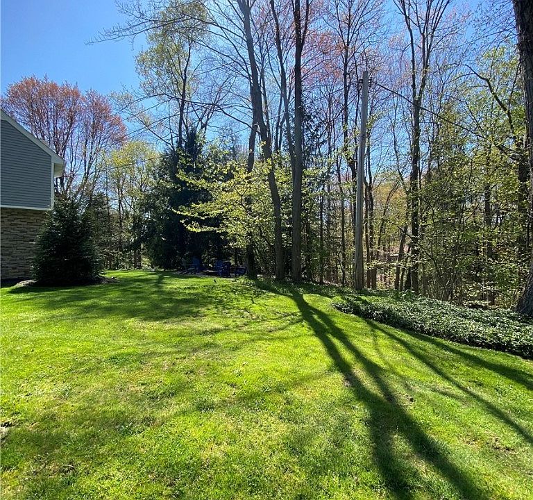 2nd image of 28700 Shaker Blvd