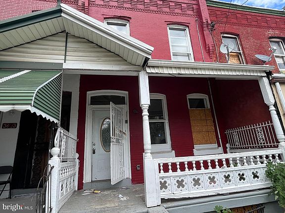 2nd image of 3821 Brown St