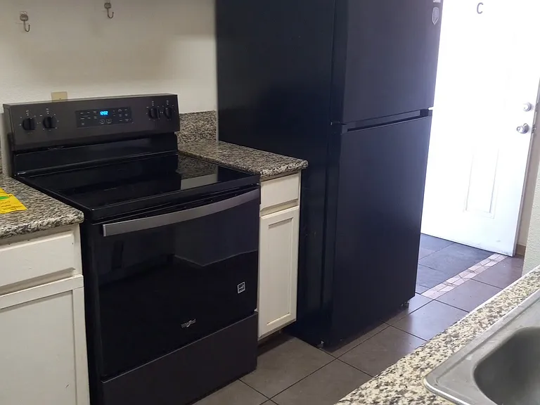 1004 N Jones Blvd #C — Photo 13