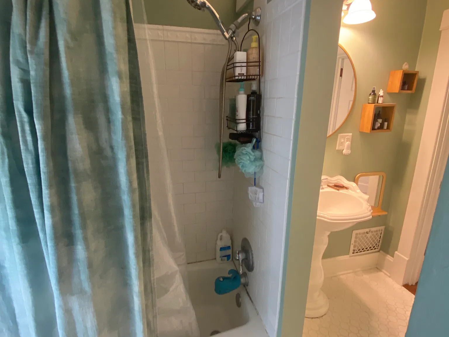 3 bed, 1.5 bath, 1728 sqft, $2,200 — Photo 2