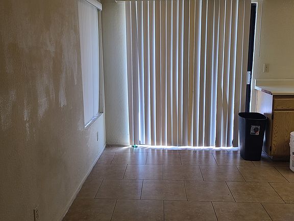 4th image of 668 Woodcrest Dr #A