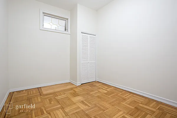 Rented by Garfield Realty  | media 18