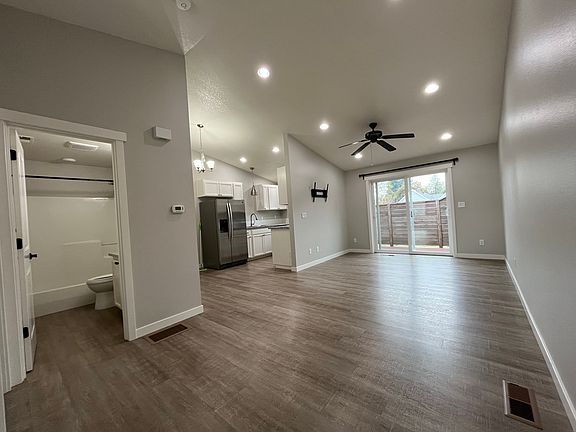 Beautiful, Pottery Barn style interior