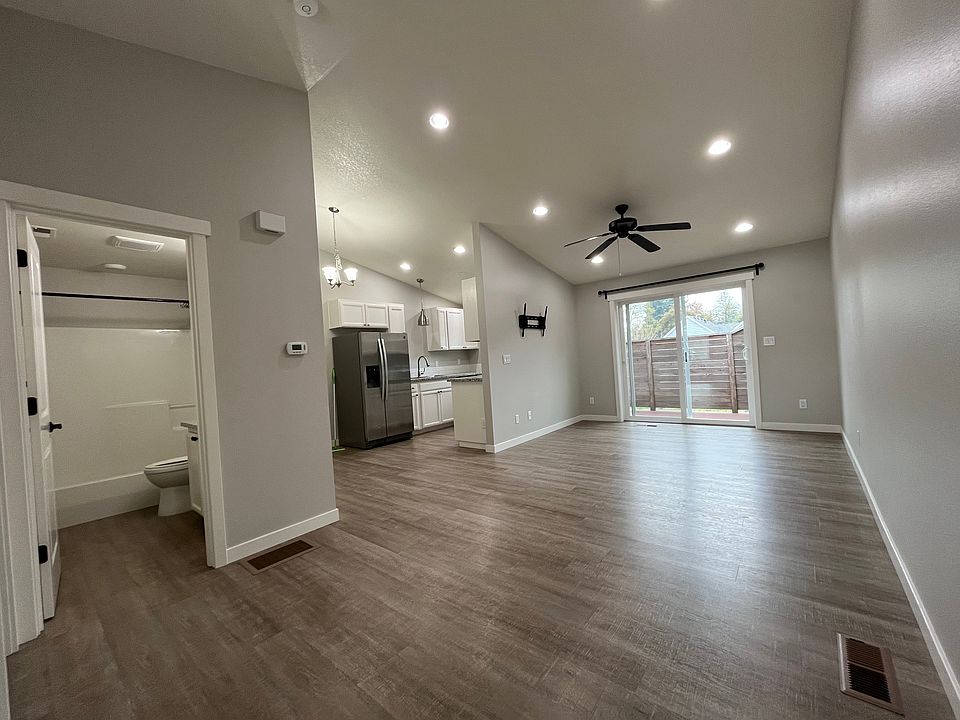 Beautiful, Pottery Barn style interior