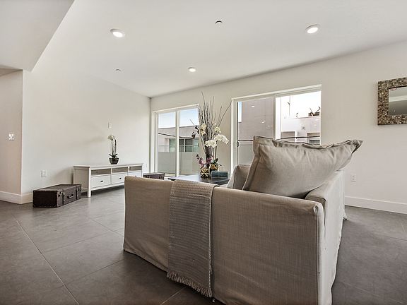 2nd image of 1810 Pandora Ave Unit 103