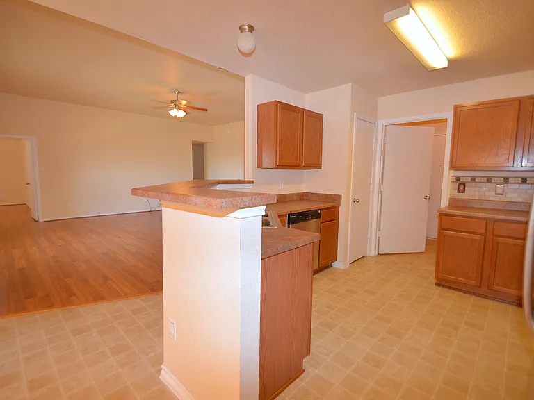 2408 Ryan Dr — Photo 7