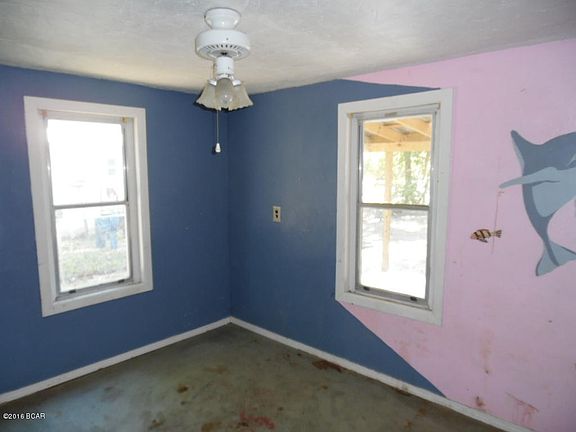 3rd image of 4133 Grady St
