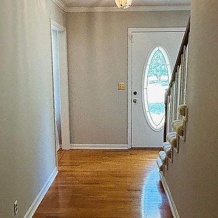 2nd image of 2146 Berkshire Ln