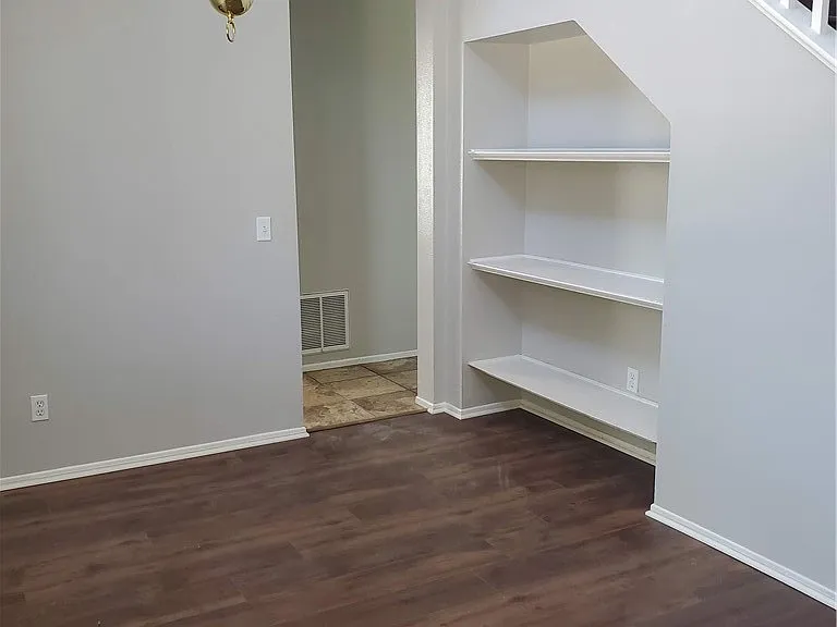 43435 Tylman St — Photo 5