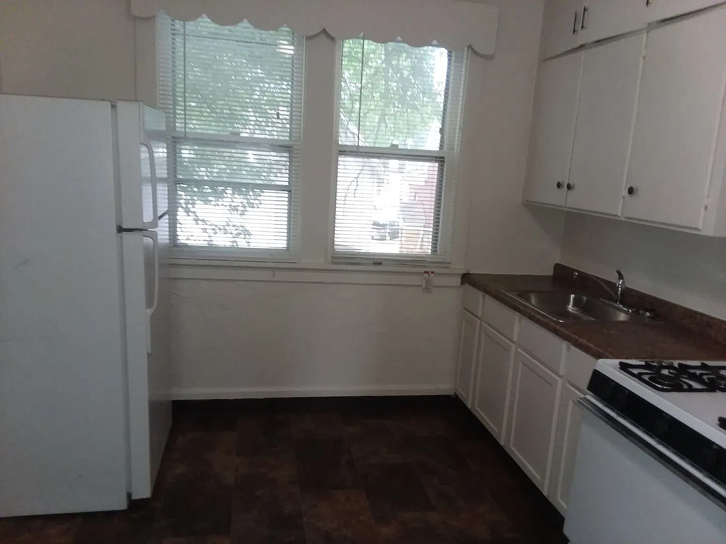 307/309 E Gorham St — Photo 2