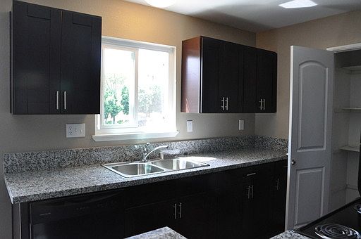 5th image of 3766 Swift Ave APT 10