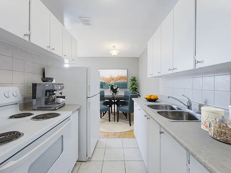 10 Jayzel Dr — Photo 1