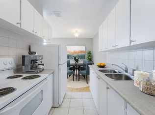 10 Jayzel Drive, Toronto, ON M9M 2C3
